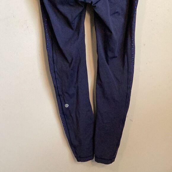Lululemon Navy Blue Leggings 6 - Picture 5 of 7